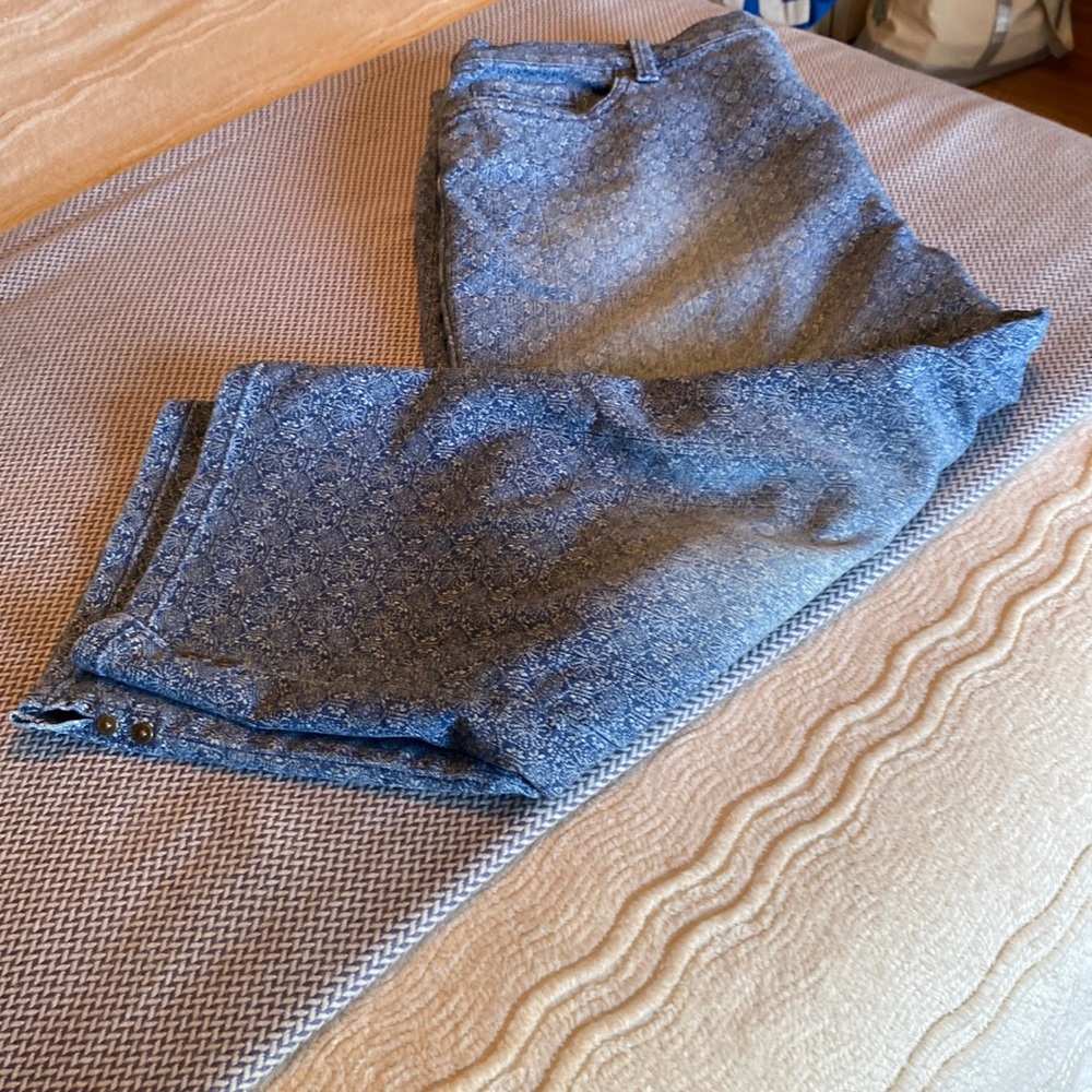 Gloria Vanderbilt capris
